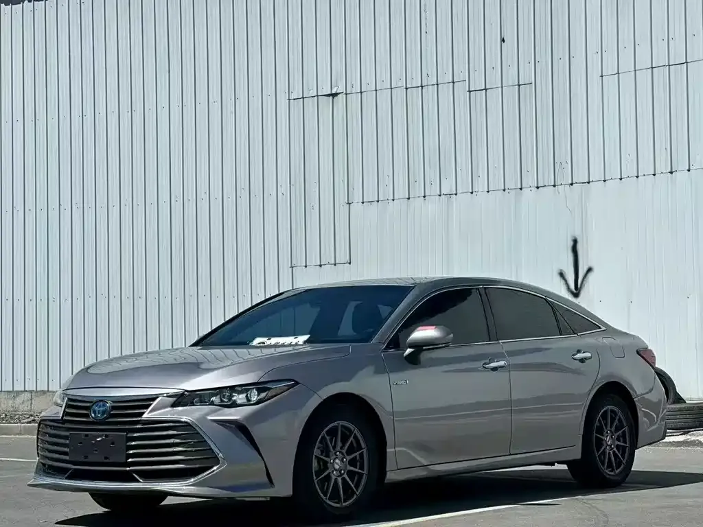 Toyota Avalon — фото 1