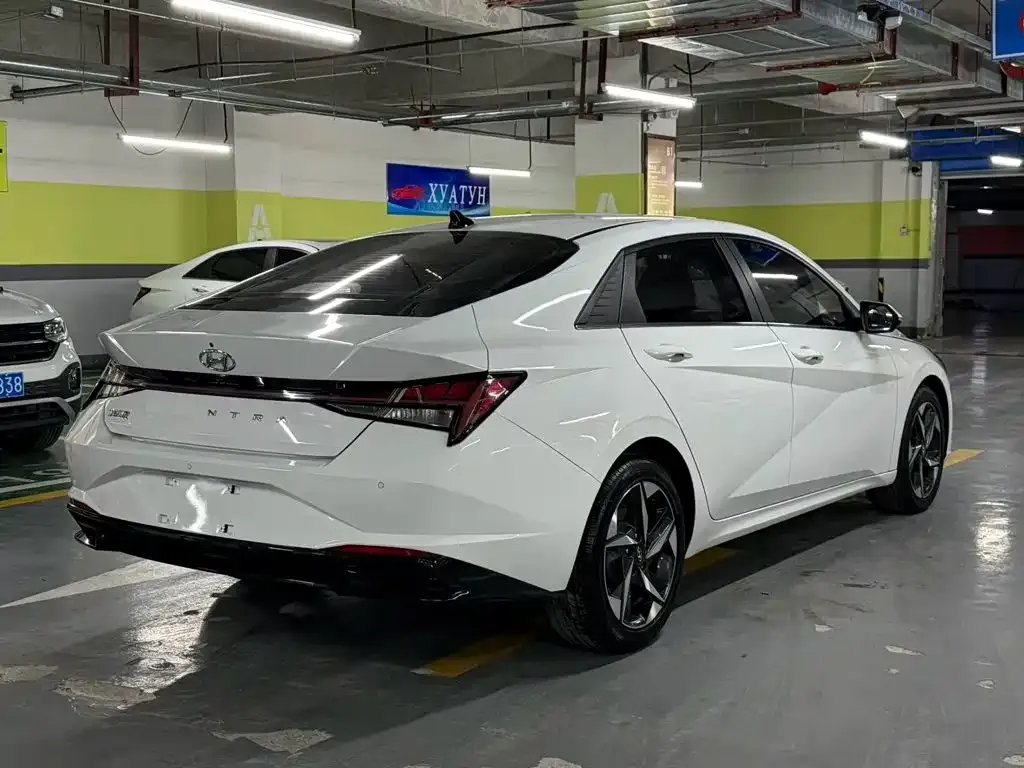 Hyundai Elantra — фото 9