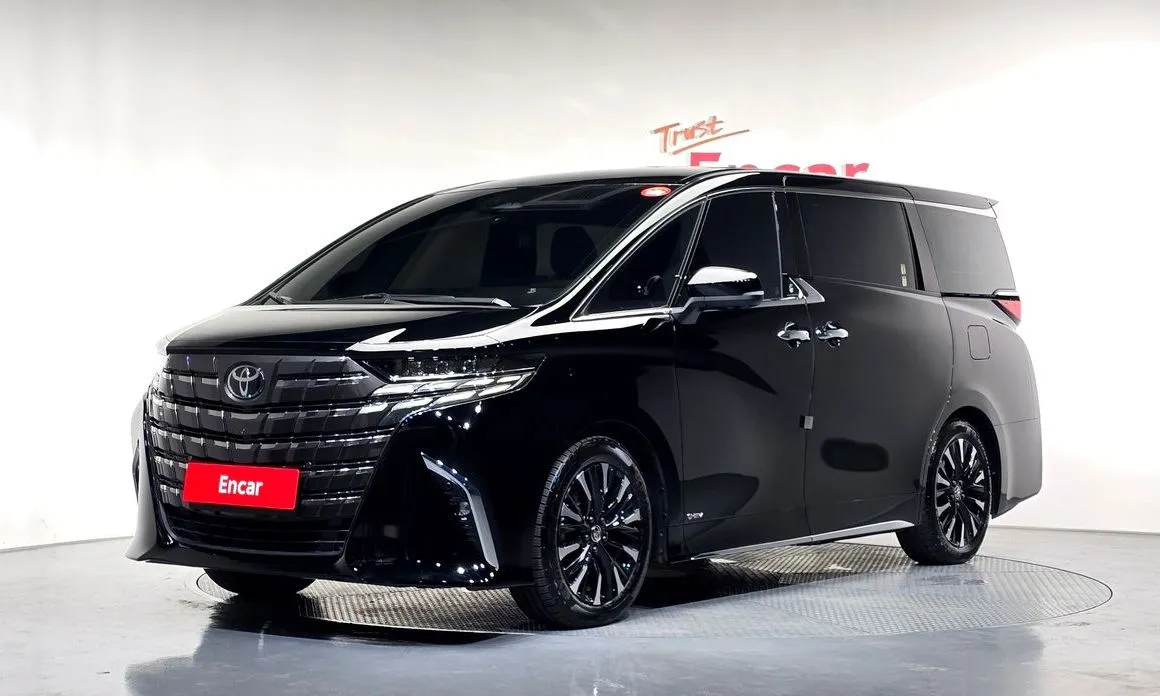 Toyota Alphard — фото 1