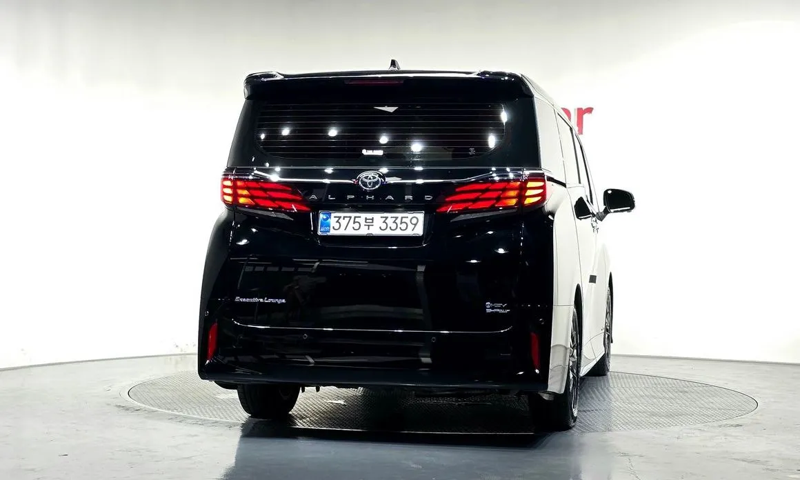 Toyota Alphard — фото 5