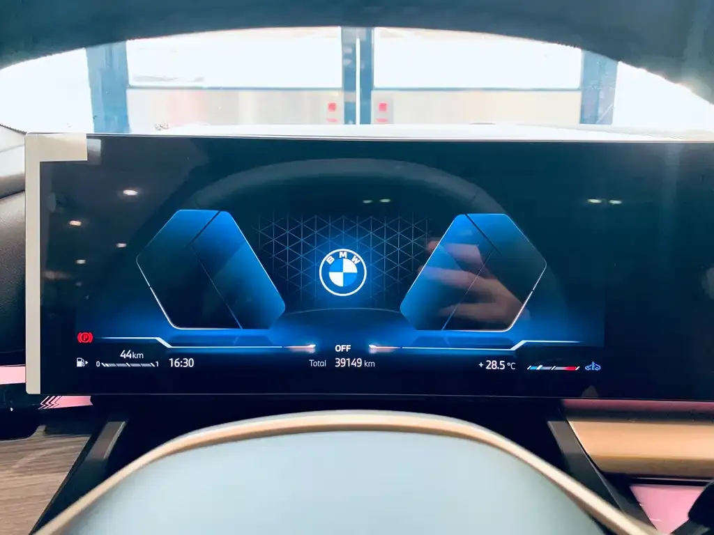 BMW 5 Series — фото 2