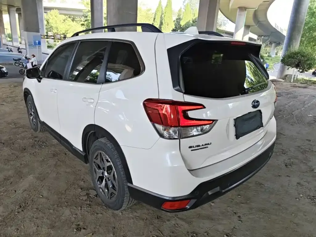 Subaru Forester — фото 5