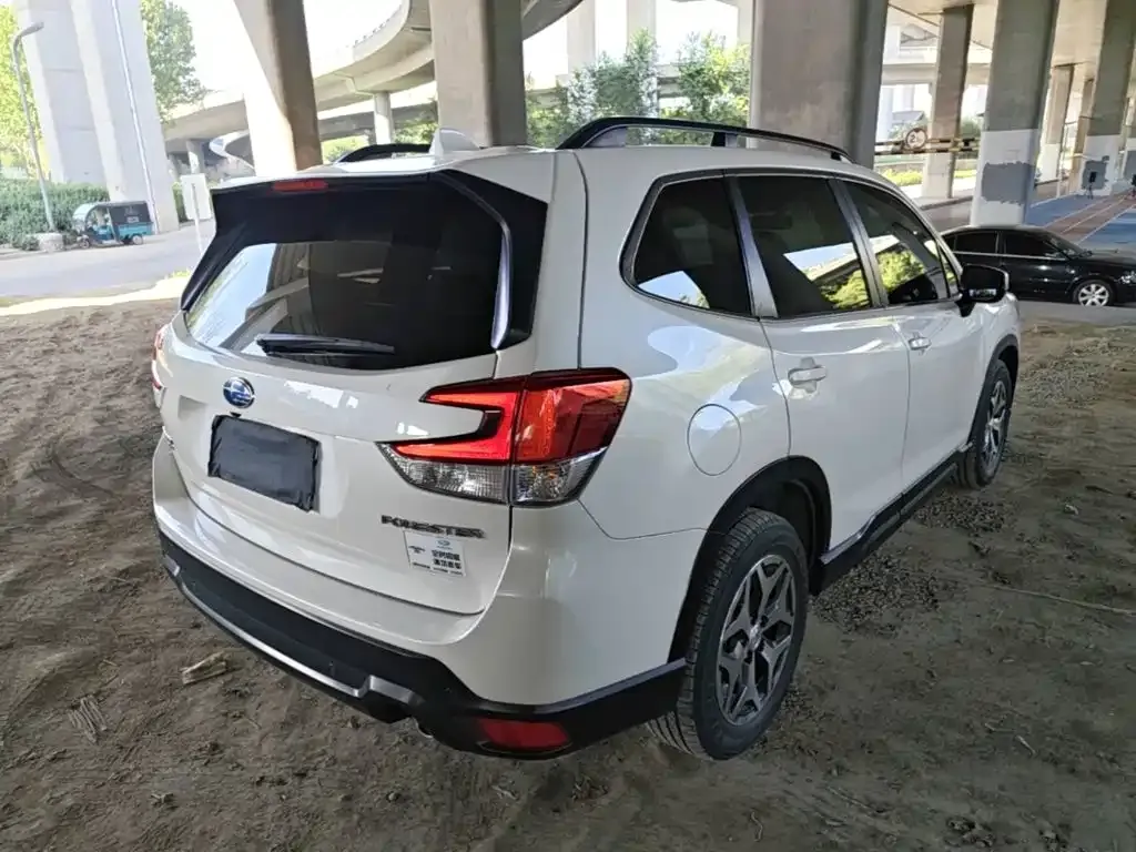 Subaru Forester — фото 4