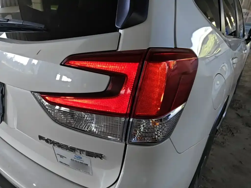 Subaru Forester — фото 2