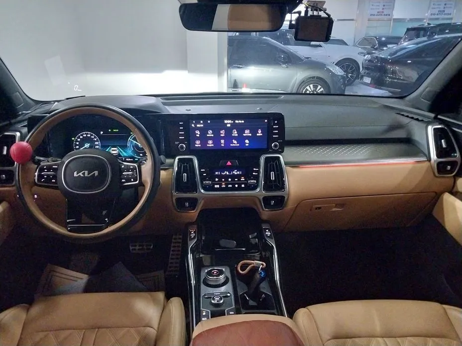 Kia Sorento — фото 10