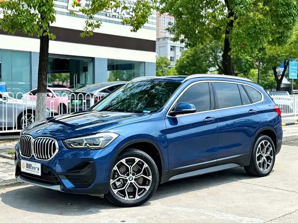 BMW X1 — фото 1