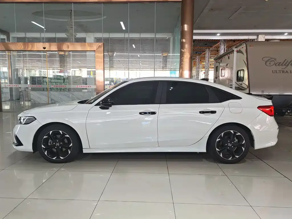 Honda Civic — фото 8
