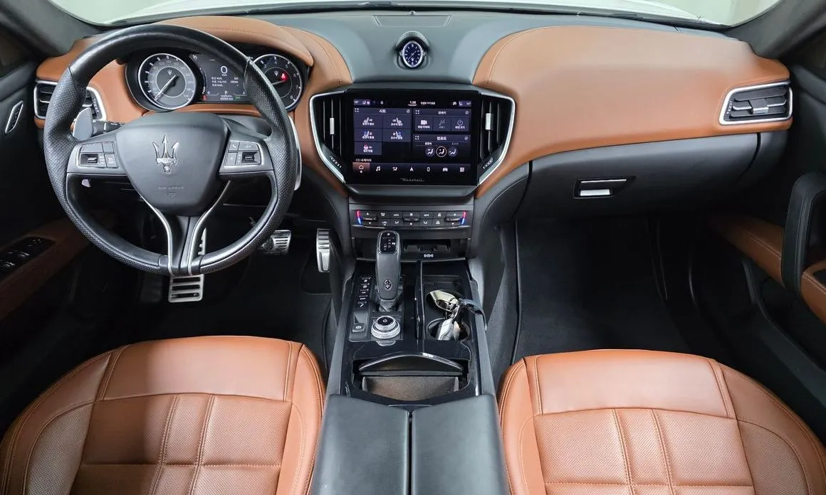 Maserati Ghibli — фото 10