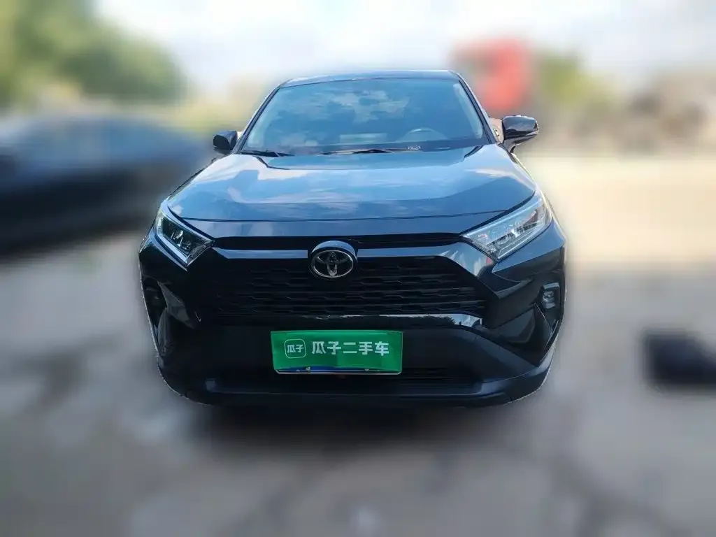 Toyota RAV4 — фото 3