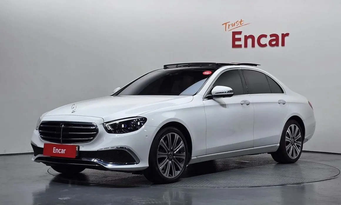 Mercedes-Benz E-Class — фото 1