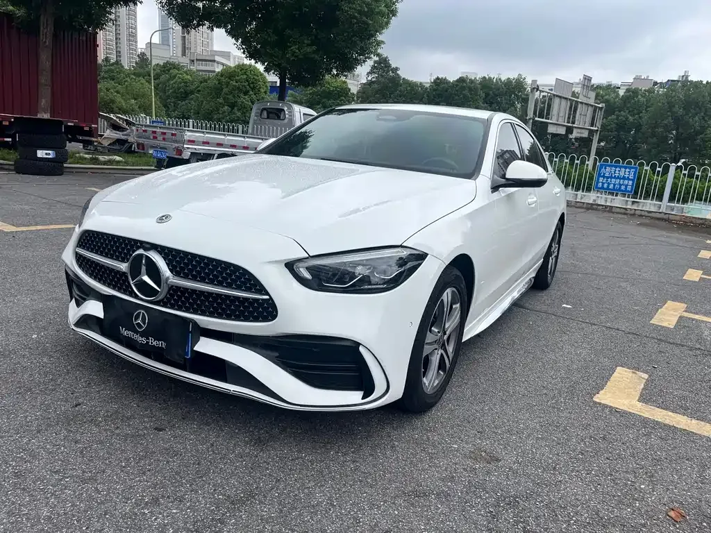 Mercedes-Benz C-Class — фото 1