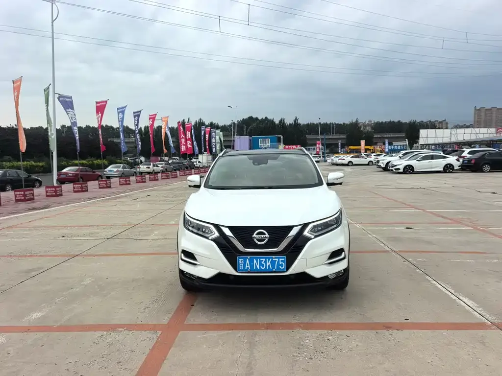 Nissan Qashqai — фото 2