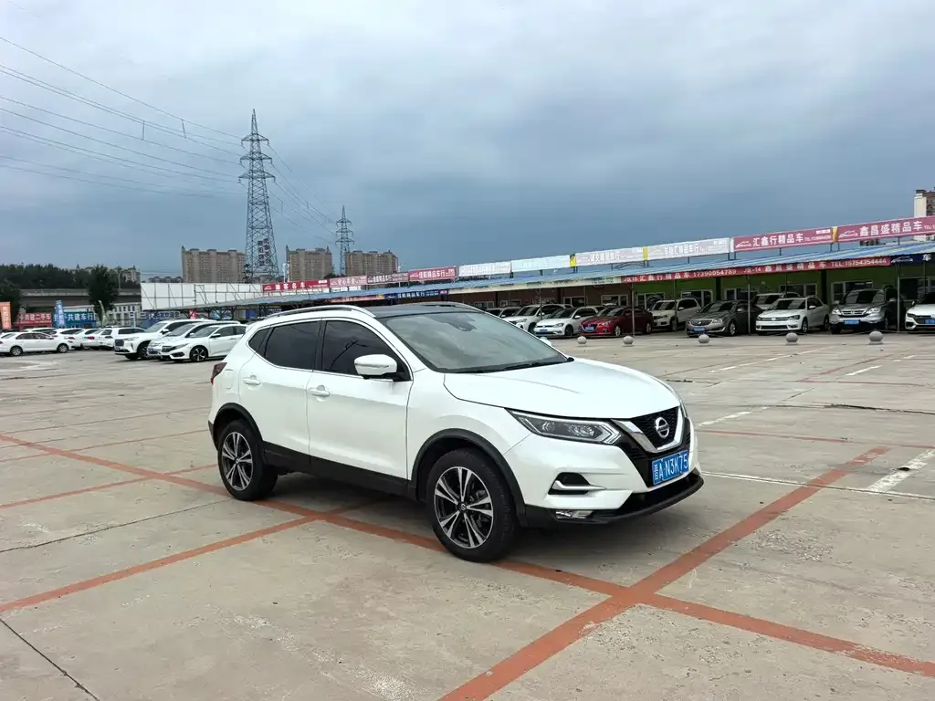 Nissan Qashqai — фото 6