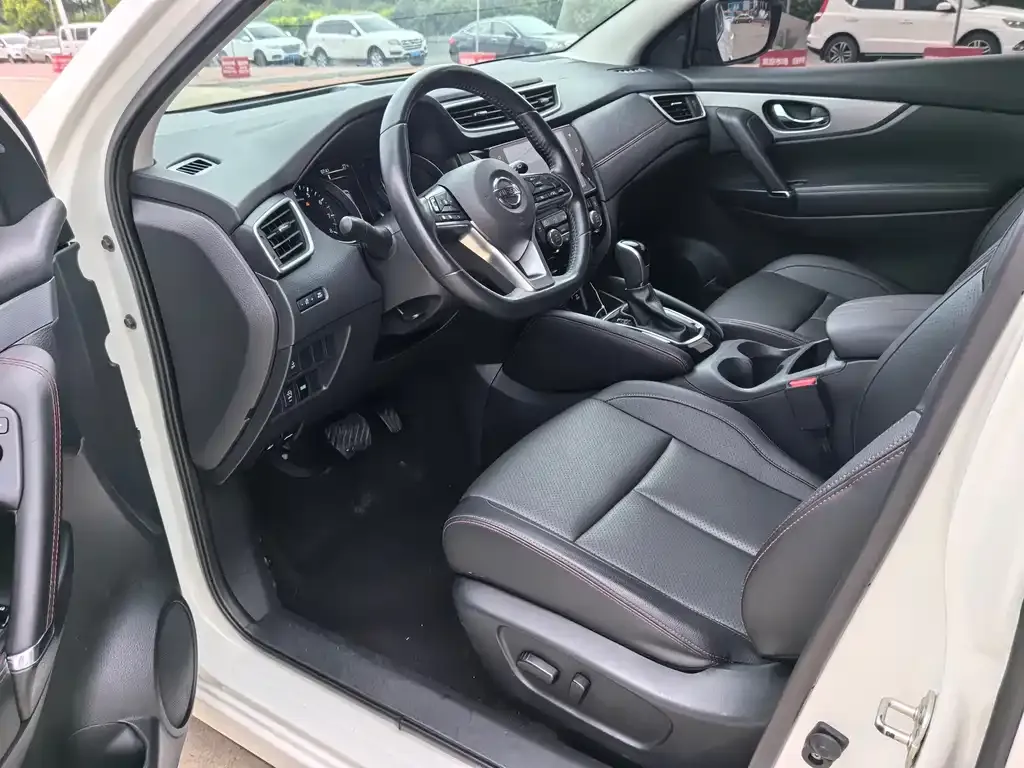 Nissan Qashqai — фото 10