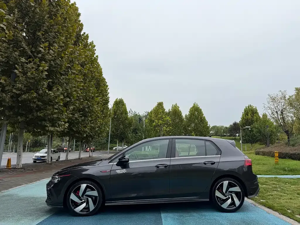 Volkswagen Golf GTI — фото 6