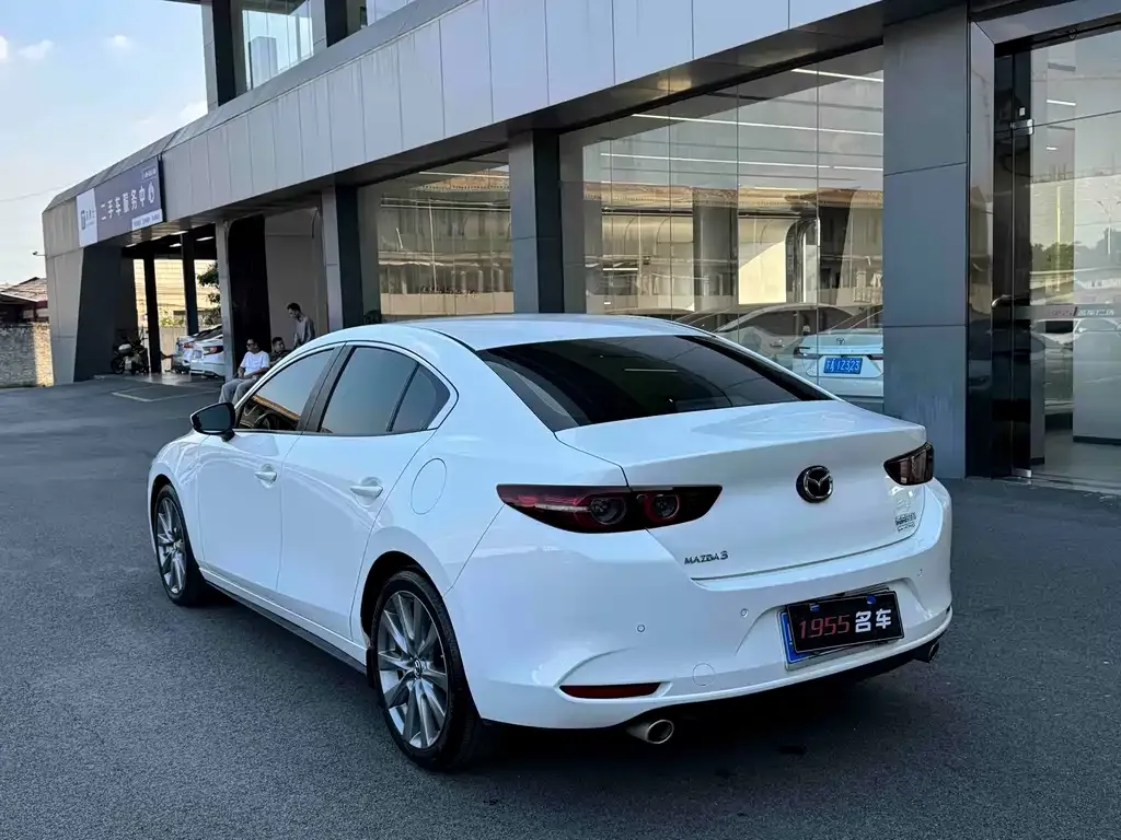 Mazda 3 Axela — фото 2