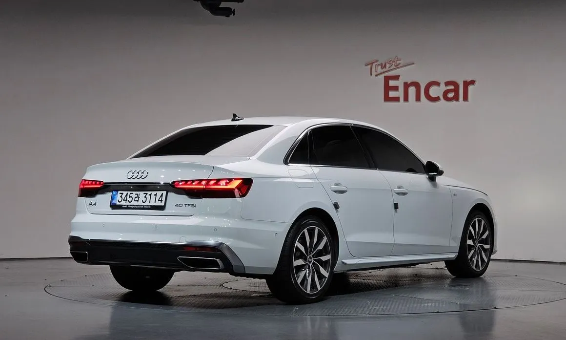 Audi A4 — фото 10