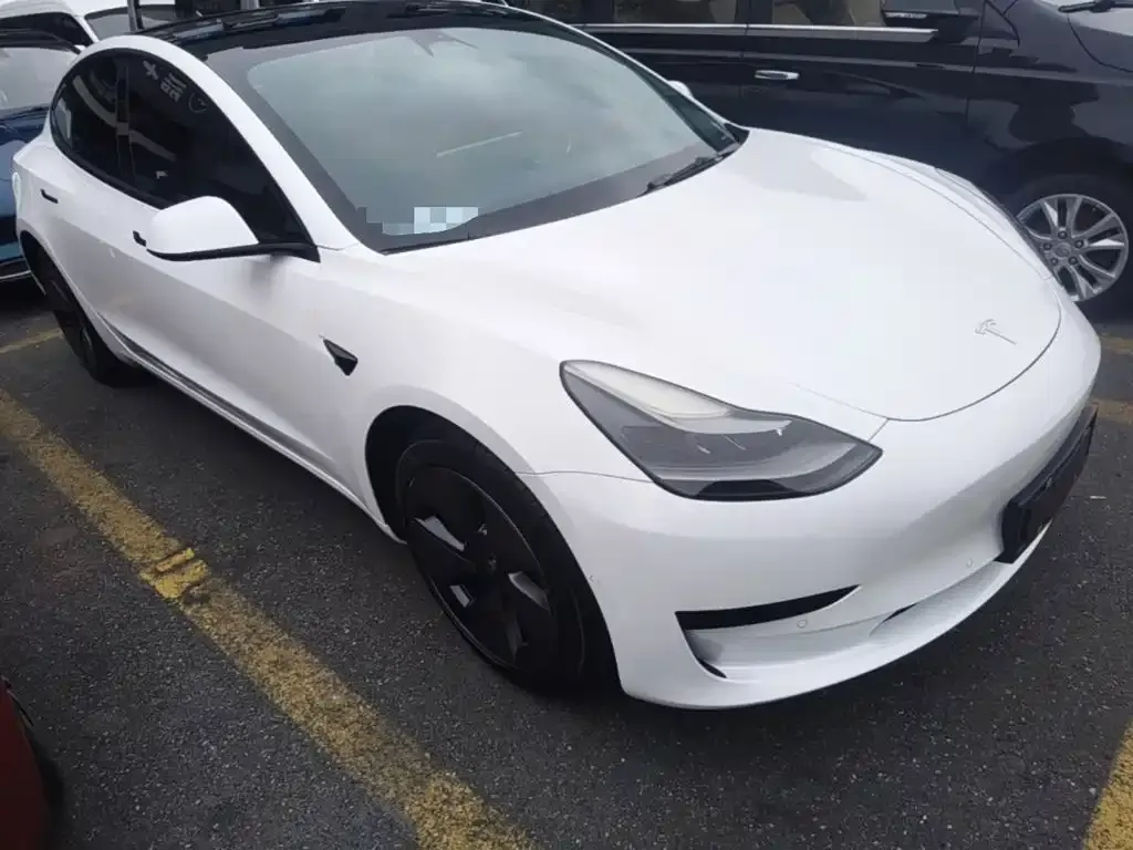 Tesla Model 3 — фото 7
