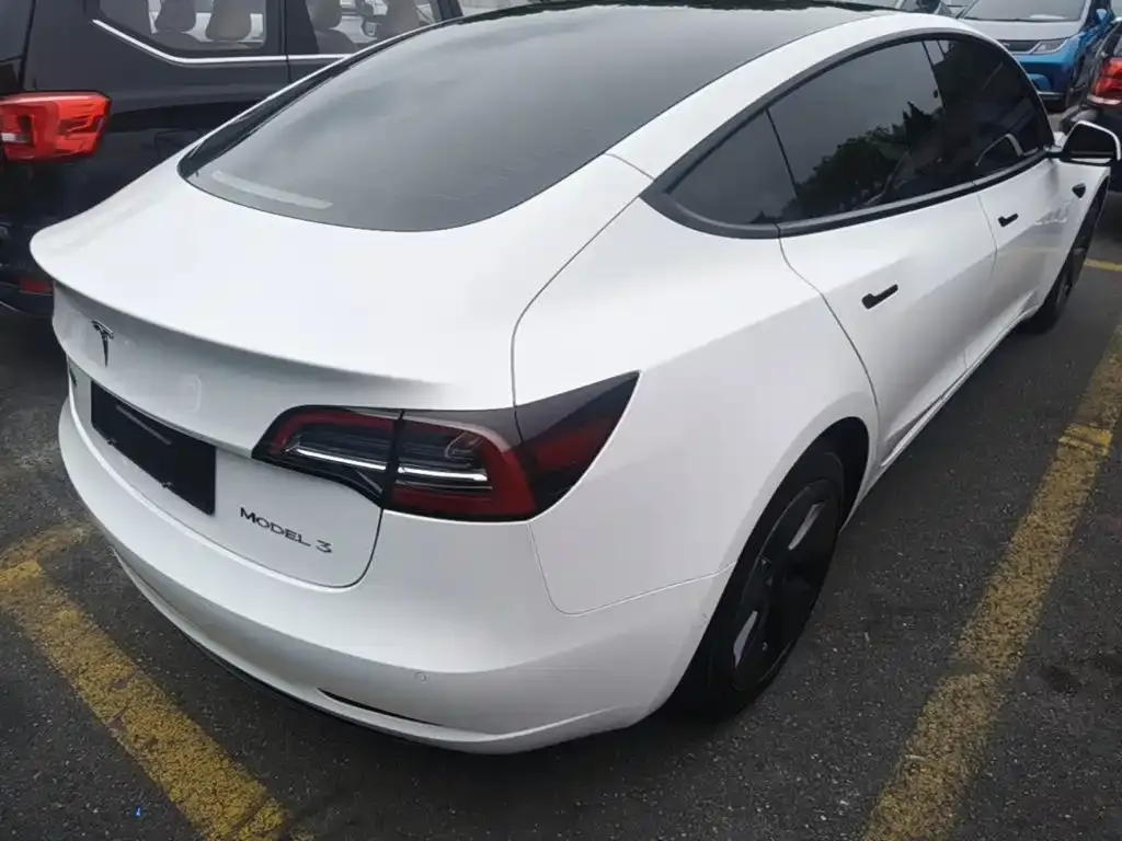 Tesla Model 3 — фото 5