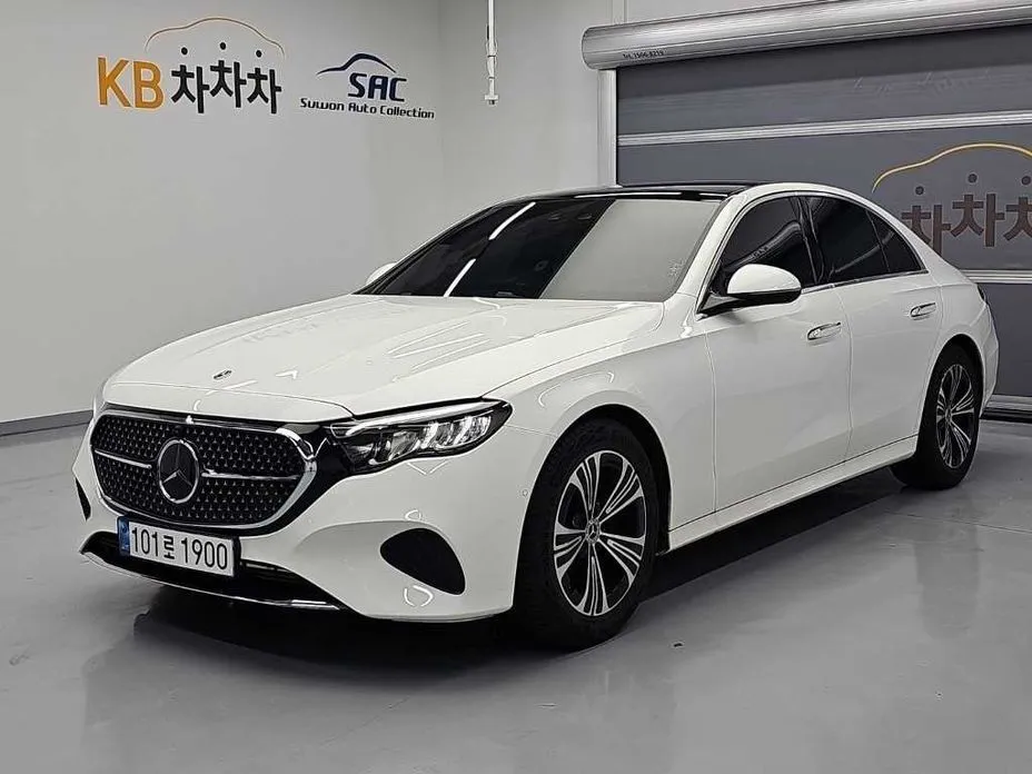 Mercedes-Benz E-Class — фото 1