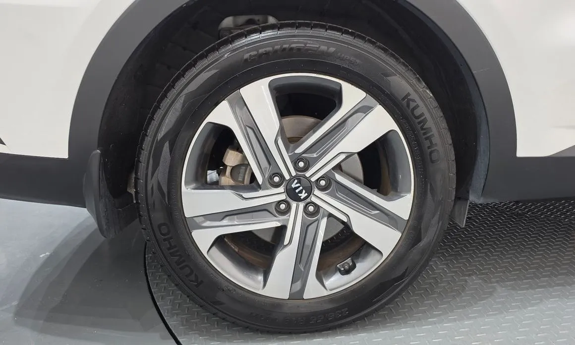 Kia Sorento — фото 9