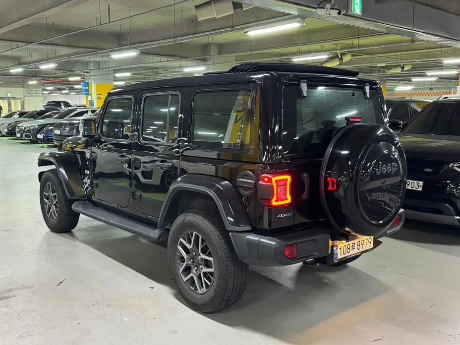 Jeep Wrangler — фото 7