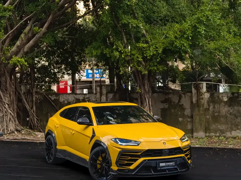 Lamborghini Urus — фото 1