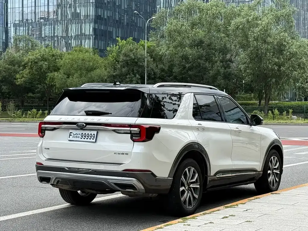 Ford Explorer — фото 10