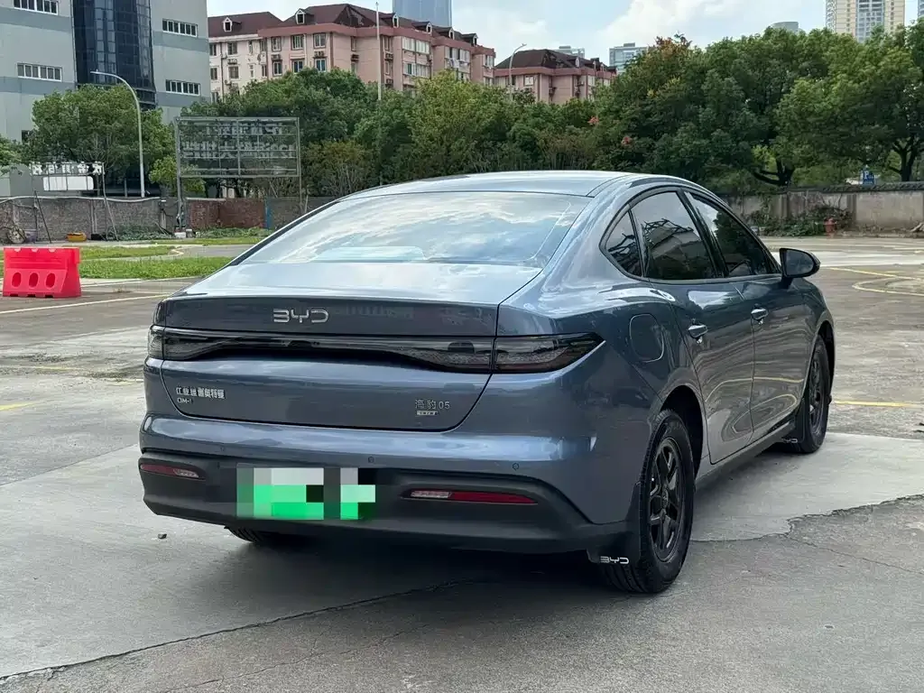BYD Seal 05 DM-i — фото 8