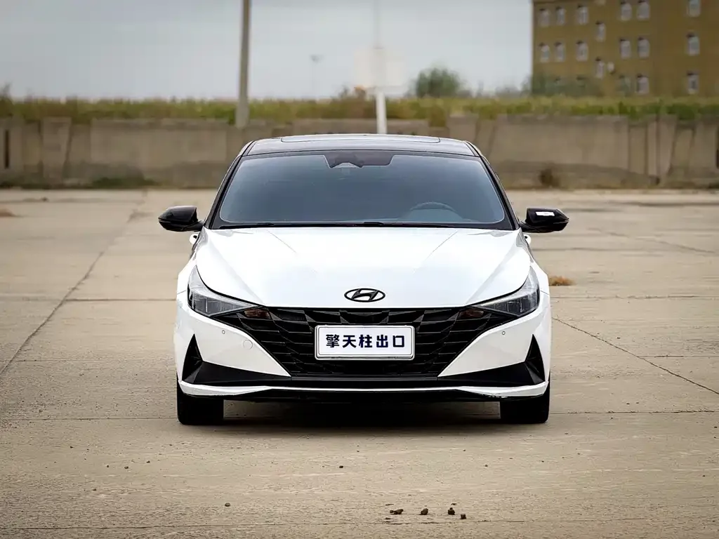 Hyundai Elantra — фото 2