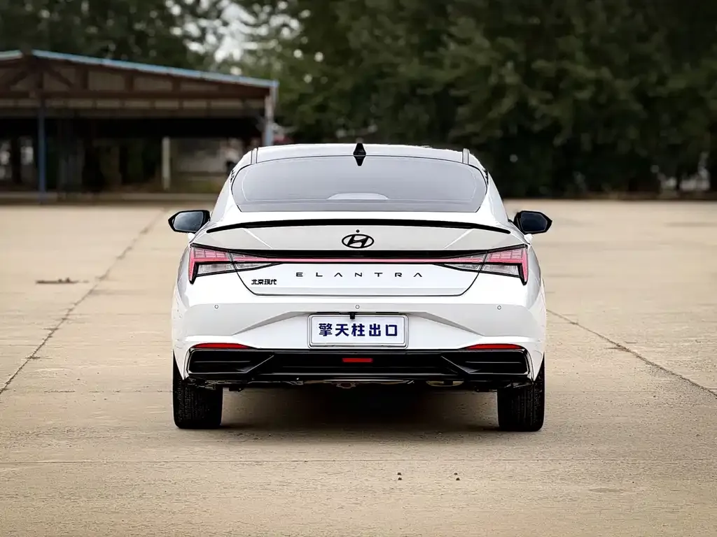 Hyundai Elantra — фото 5