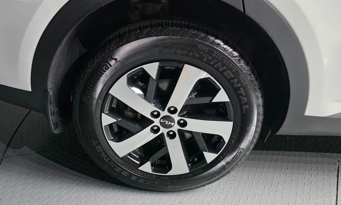 Kia Sorento — фото 8