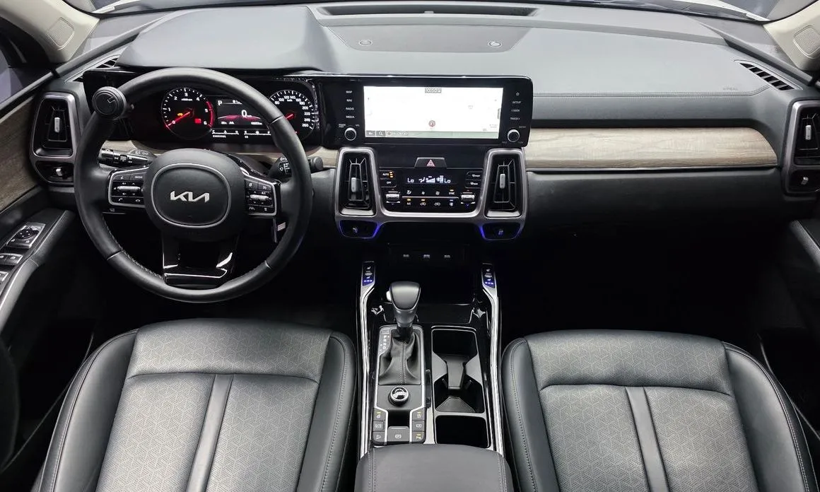 Kia Sorento — фото 6