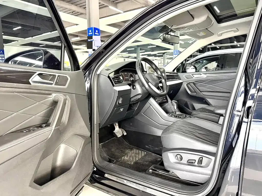 Volkswagen Tiguan L — фото 9