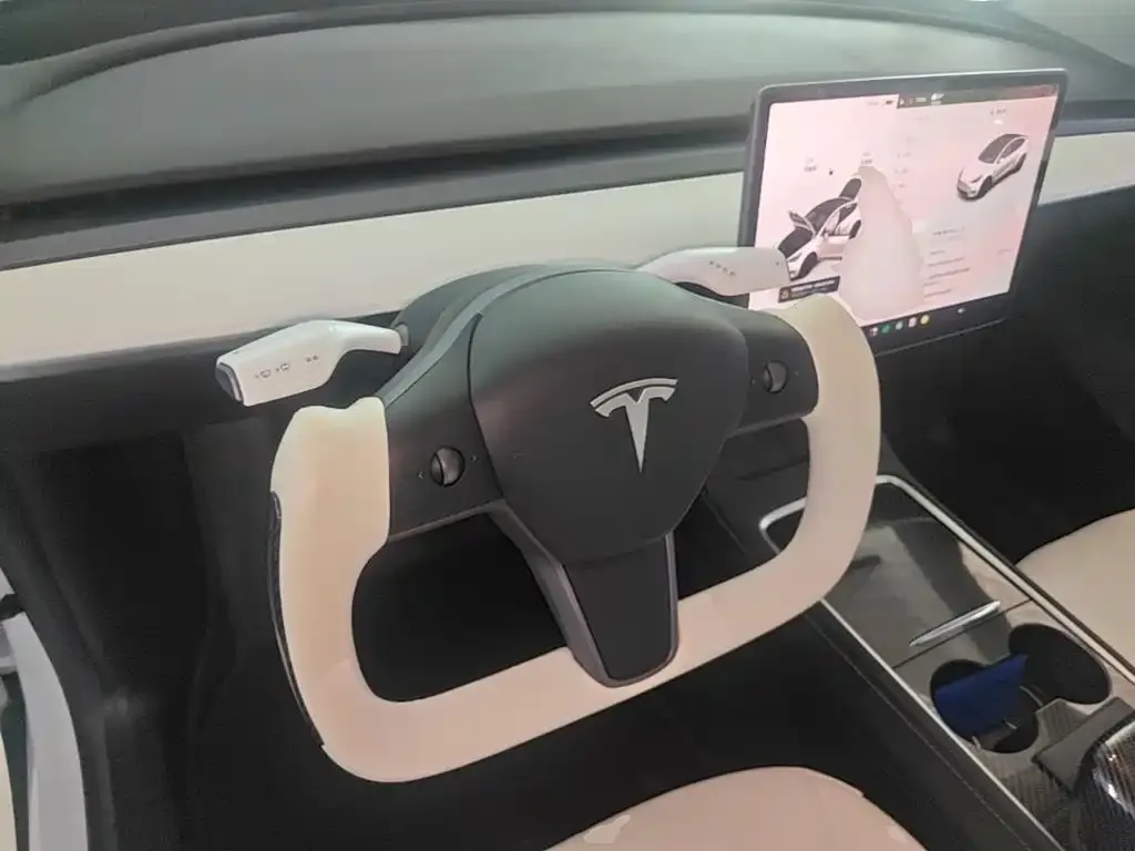 Tesla Model Y — фото 2