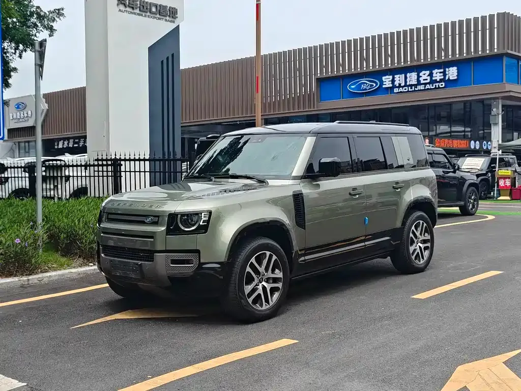 Land Rover Defender — фото 1