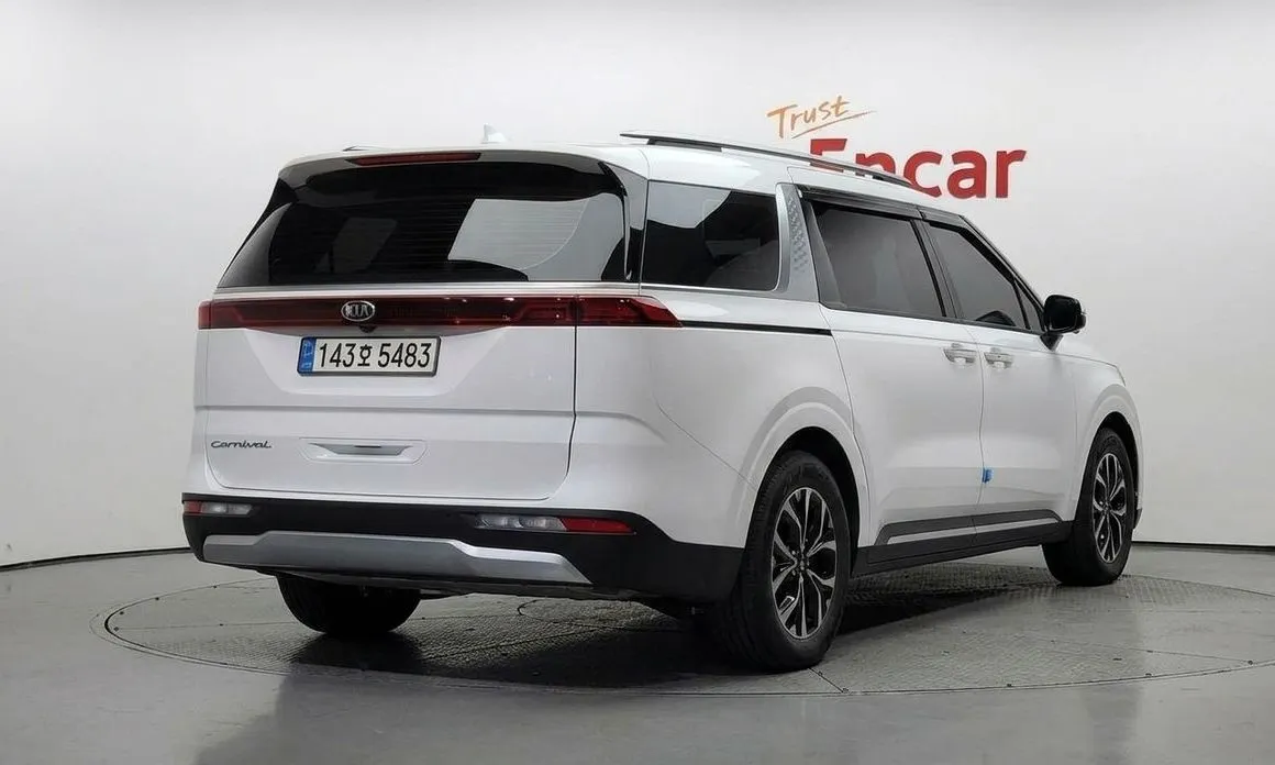 Kia Carnival — фото 4