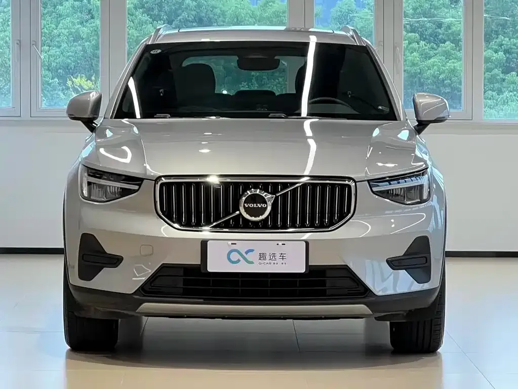 Volvo XC40 — фото 7