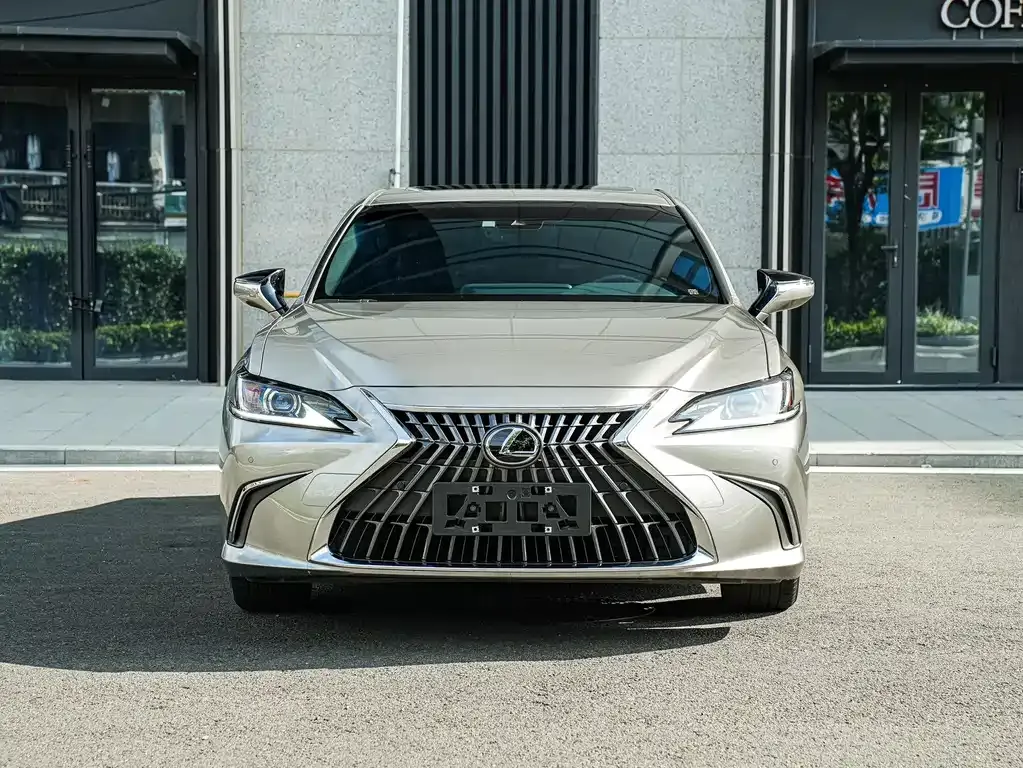 Lexus ES — фото 8