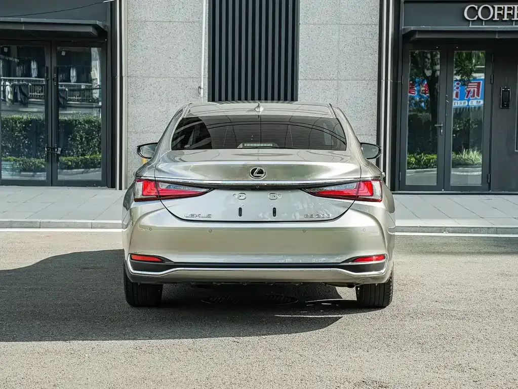 Lexus ES — фото 6