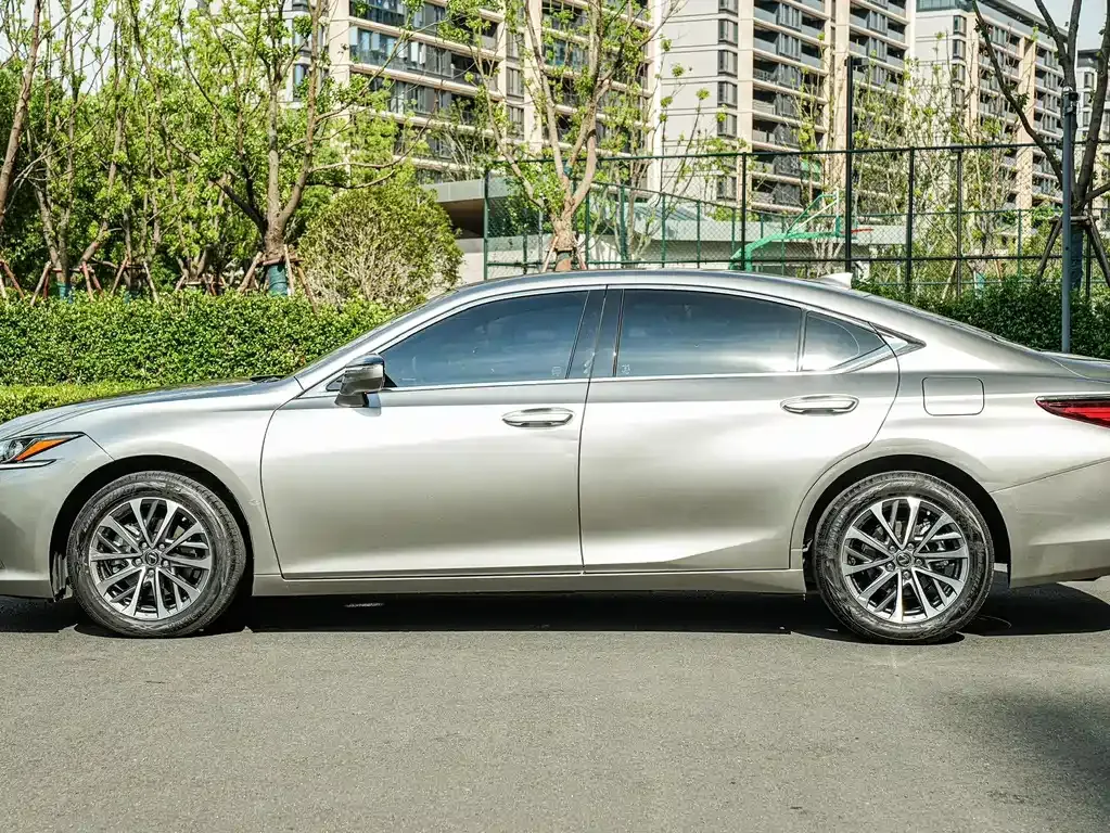 Lexus ES — фото 2