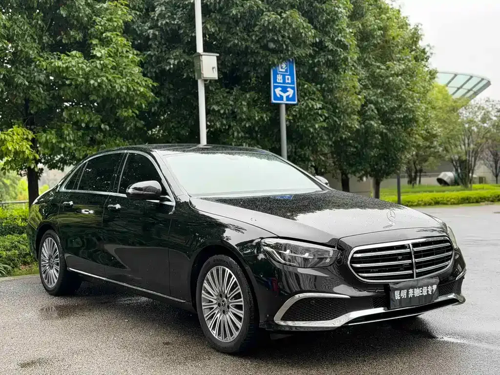 Mercedes-Benz E-Class — фото 9