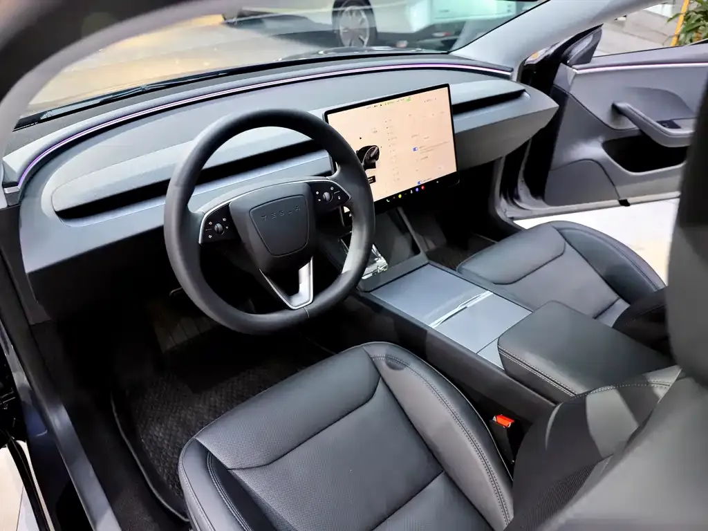 Tesla Model 3 — фото 5