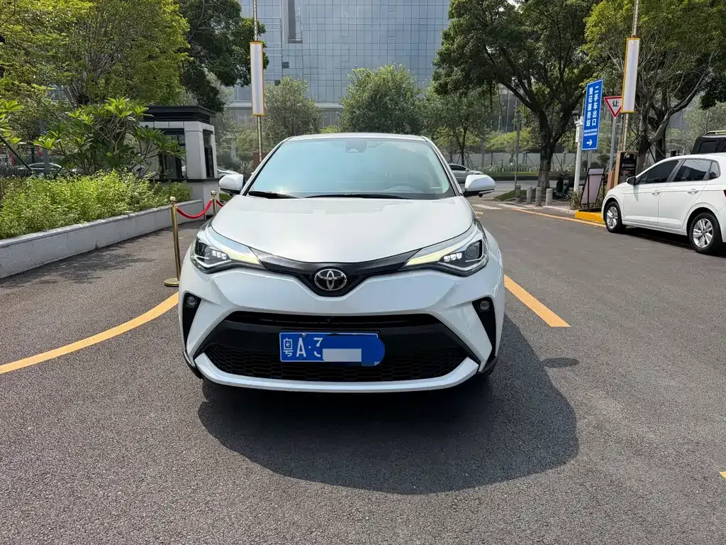 Toyota C-HR — фото 7