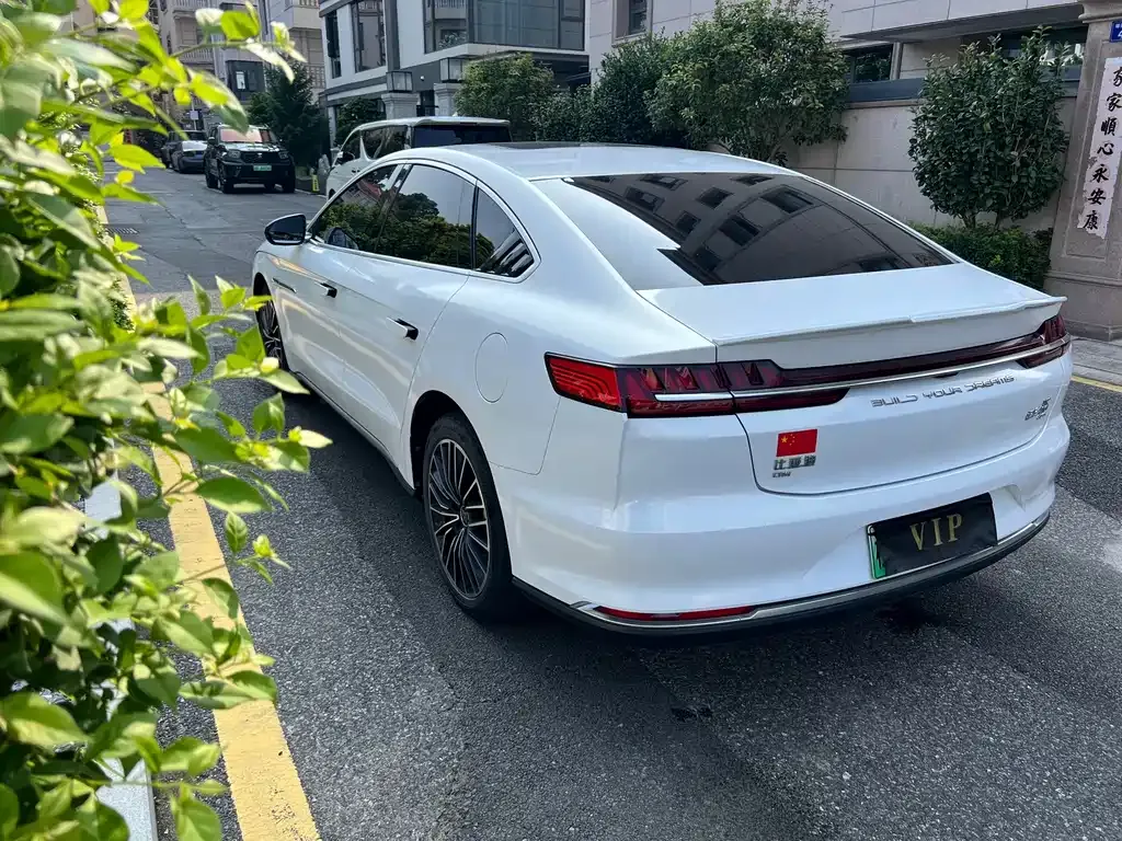 BYD Han — фото 10