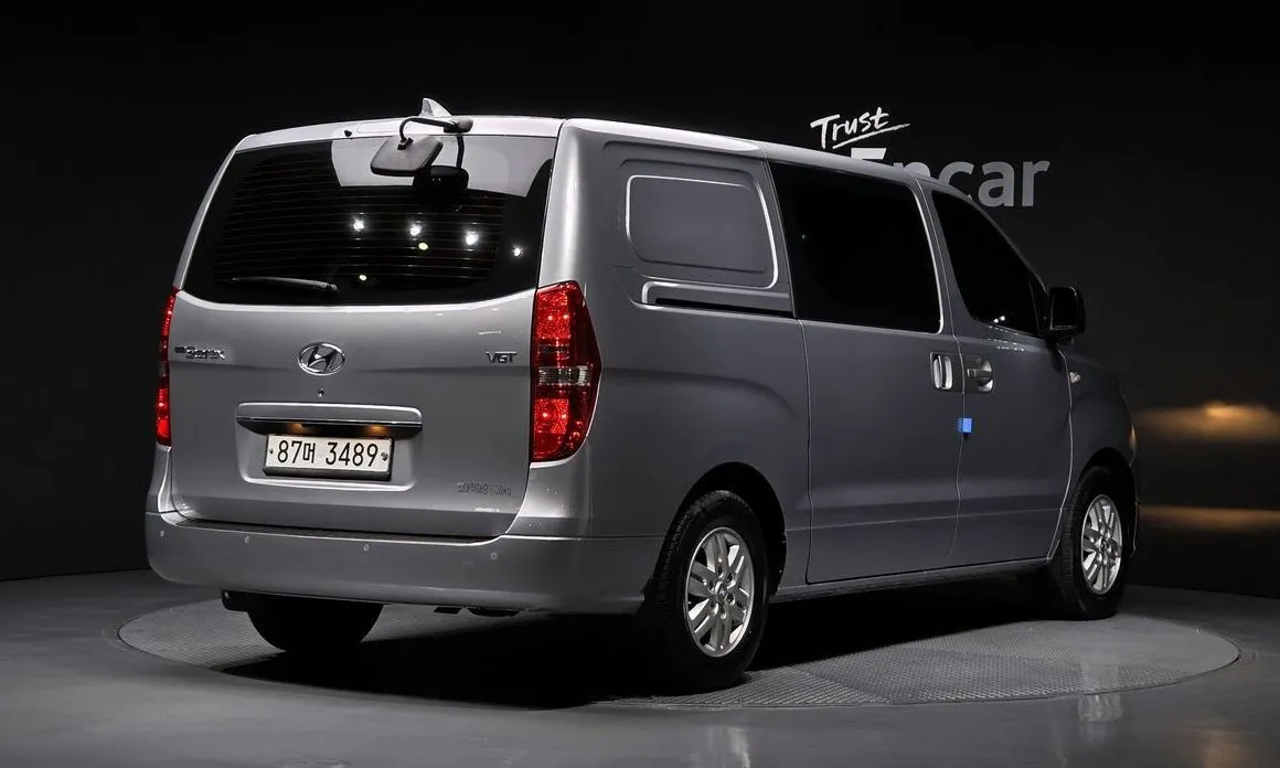 Hyundai Starex — фото 3