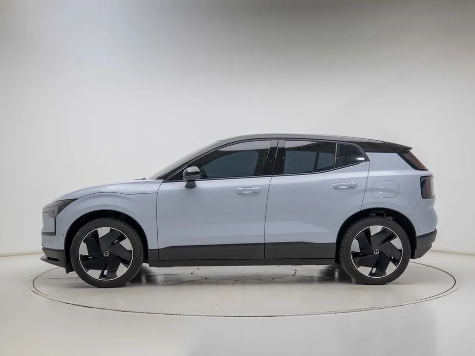 Volvo EX30 — фото 10