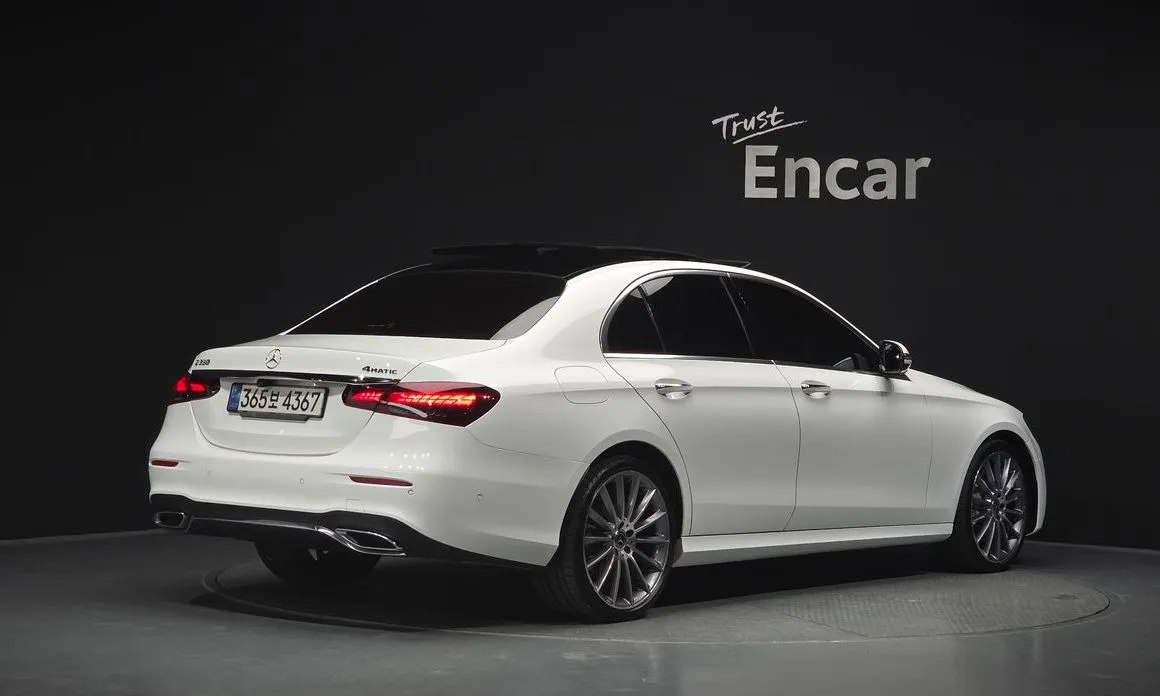 Mercedes-Benz E-Class — фото 3