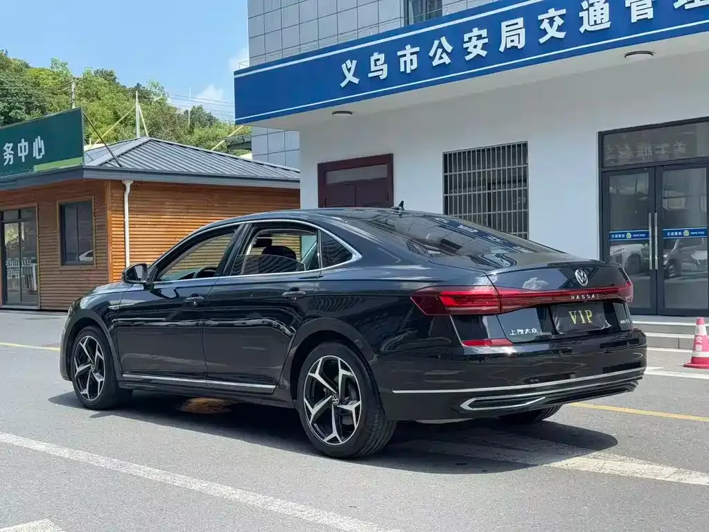 Volkswagen Passat — фото 7