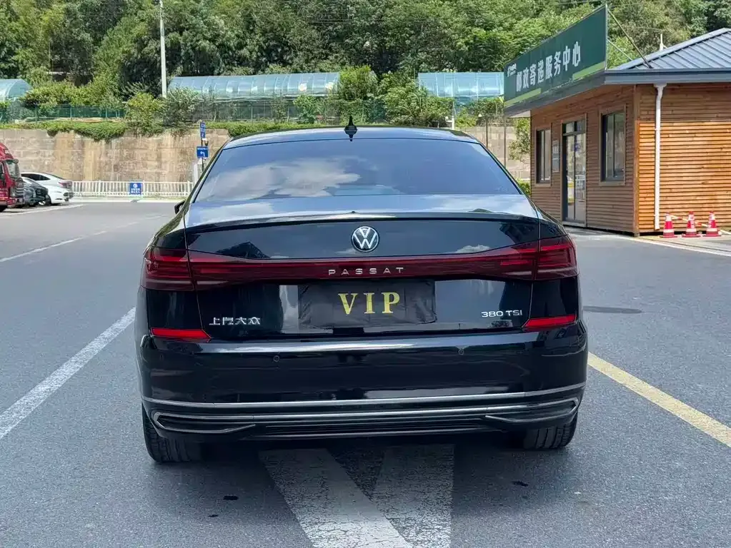 Volkswagen Passat — фото 10